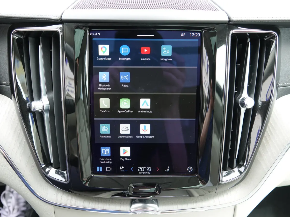 2.0 T8 PHEV AWD Ultimate Bright BOMVOL | TREKH. | LUCHTVERING | BOWERS & WILKINS | PANO | LEER