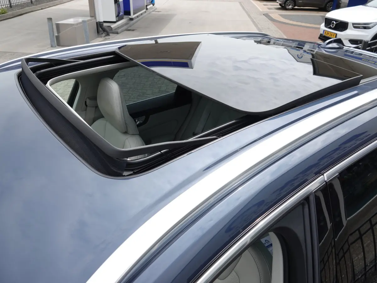2.0 T8 PHEV AWD Ultimate Bright BOMVOL | TREKH. | LUCHTVERING | BOWERS & WILKINS | PANO | LEER