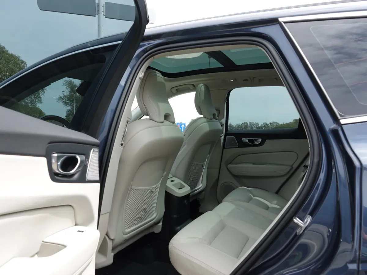 2.0 T8 PHEV AWD Ultimate Bright BOMVOL | TREKH. | LUCHTVERING | BOWERS & WILKINS | PANO | LEER