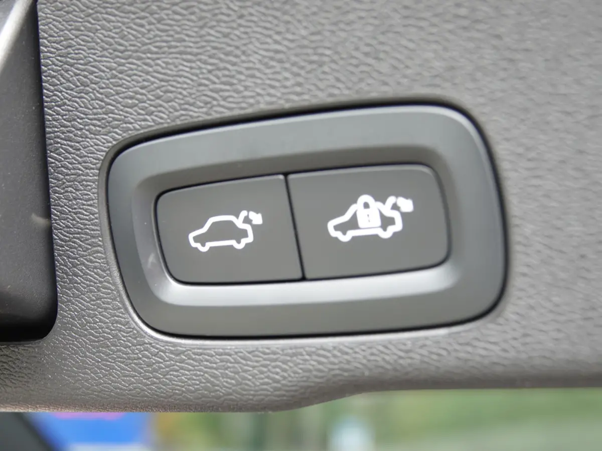 2.0 T8 PHEV AWD Ultimate Bright BOMVOL | TREKH. | LUCHTVERING | BOWERS & WILKINS | PANO | LEER