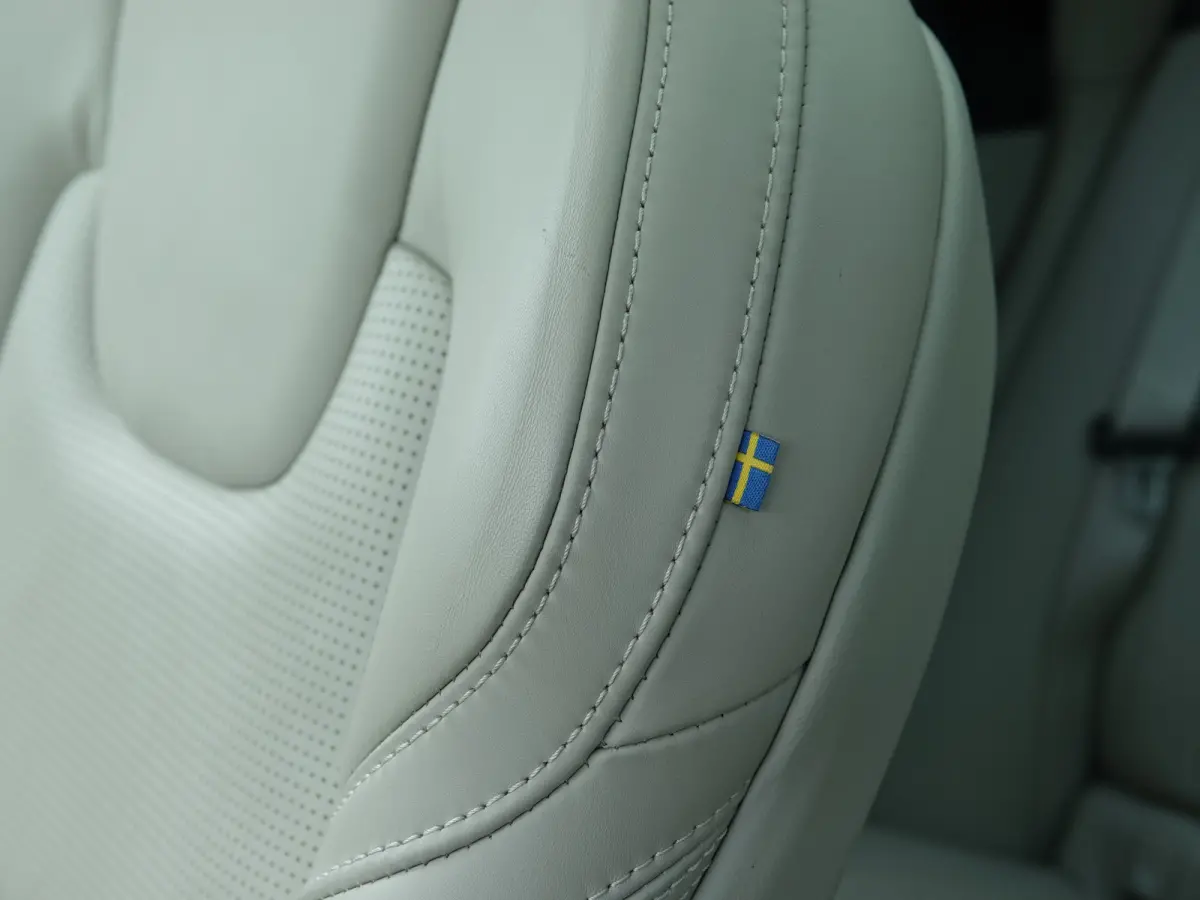 2.0 T8 PHEV AWD Ultimate Bright BOMVOL | TREKH. | LUCHTVERING | BOWERS & WILKINS | PANO | LEER