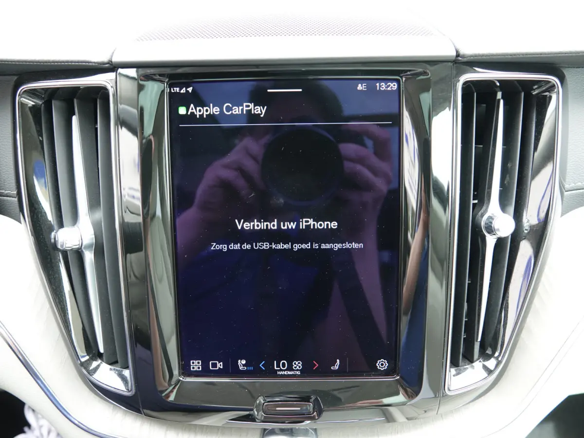 2.0 T8 PHEV AWD Ultimate Bright BOMVOL | TREKH. | LUCHTVERING | BOWERS & WILKINS | PANO | LEER