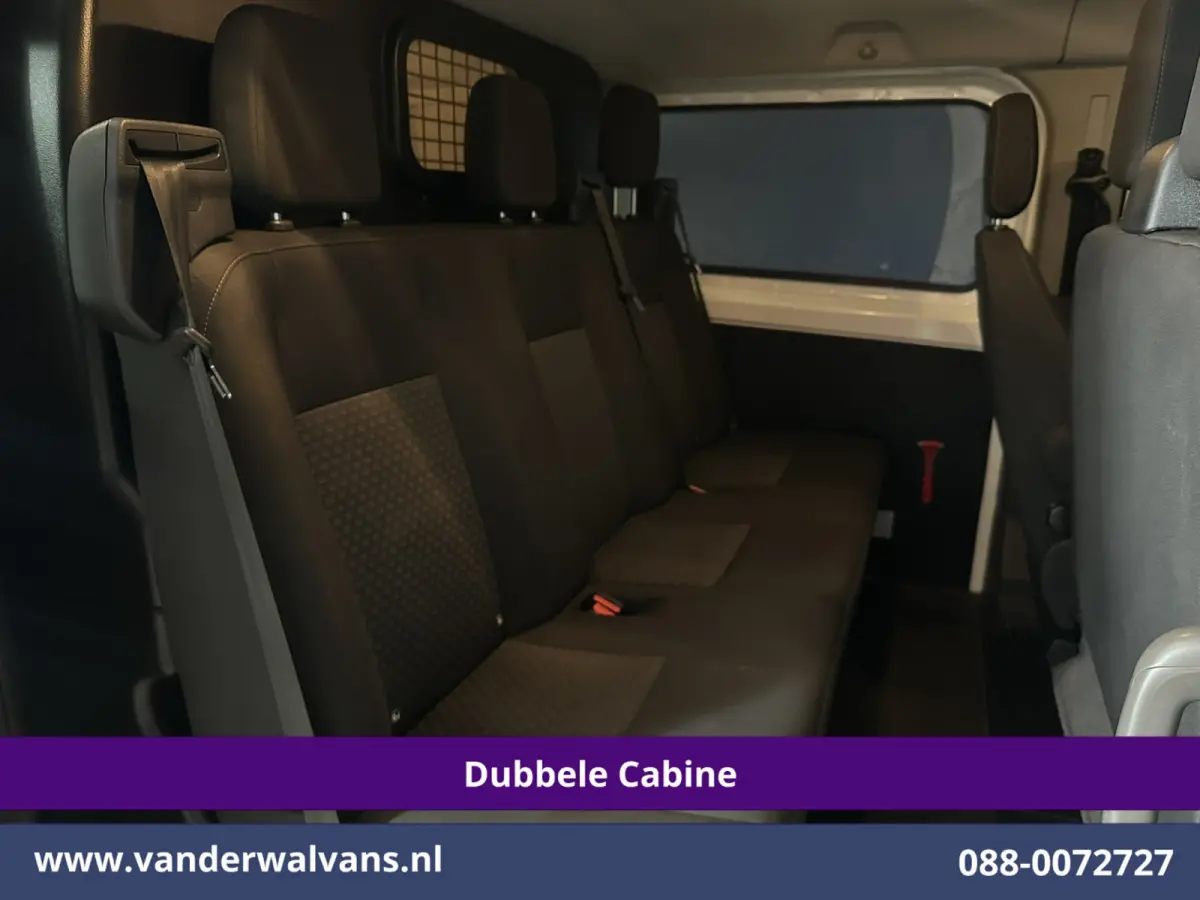 2.0 TDCI 131pk L2H1 Dubbele Cabine Euro6 Airco | 6-Zits | Cruisecontrol | Trekhaak Verwarmde voorruit, Parkeersensoren
