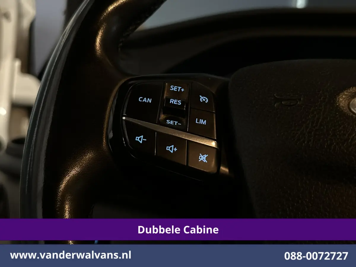 2.0 TDCI 131pk L2H1 Dubbele Cabine Euro6 Airco | 6-Zits | Cruisecontrol | Trekhaak Verwarmde voorruit, Parkeersensoren