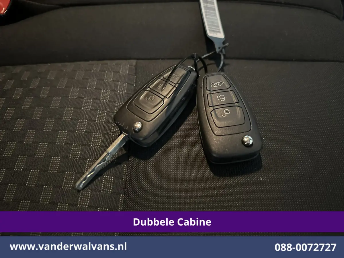 2.0 TDCI 131pk L2H1 Dubbele Cabine Euro6 Airco | 6-Zits | Cruisecontrol | Trekhaak Verwarmde voorruit, Parkeersensoren