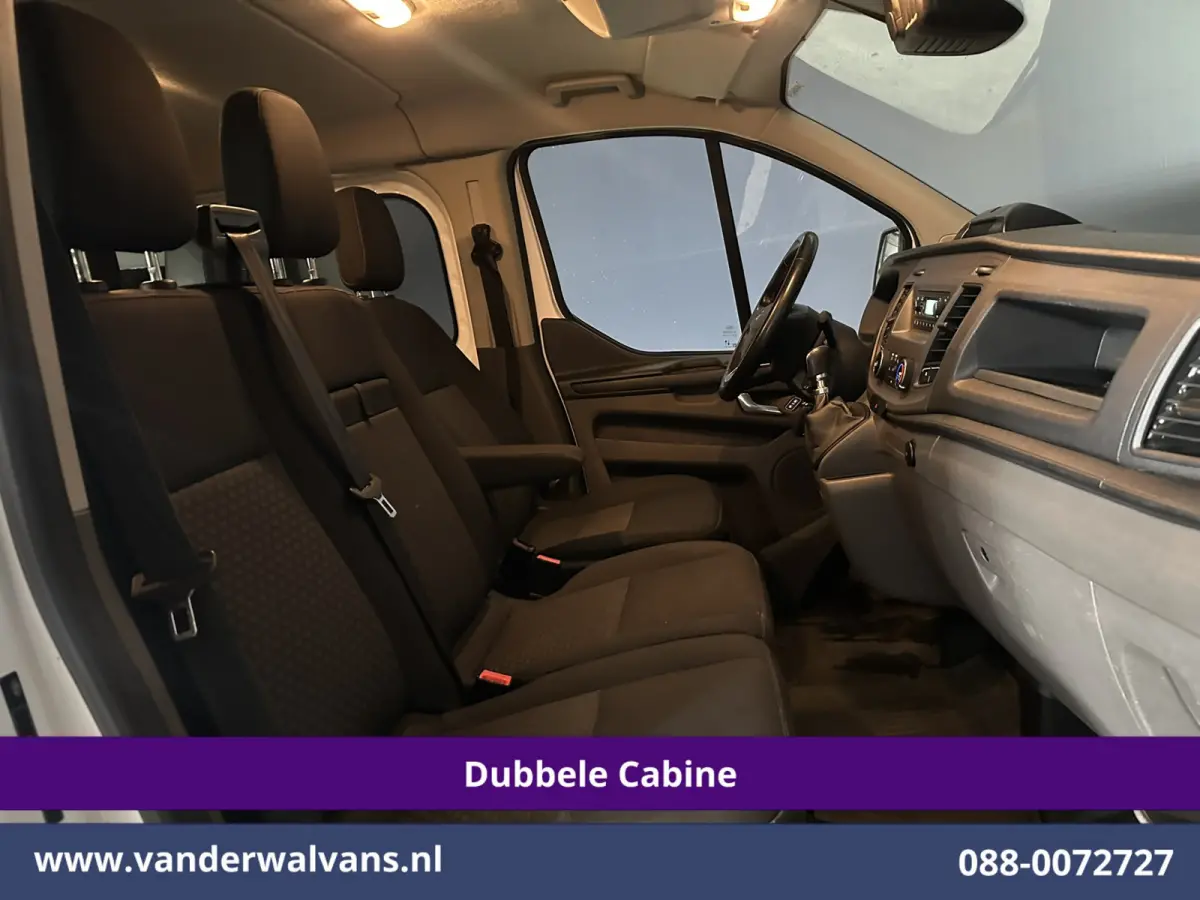 2.0 TDCI 131pk L2H1 Dubbele Cabine Euro6 Airco | 6-Zits | Cruisecontrol | Trekhaak Verwarmde voorruit, Parkeersensoren