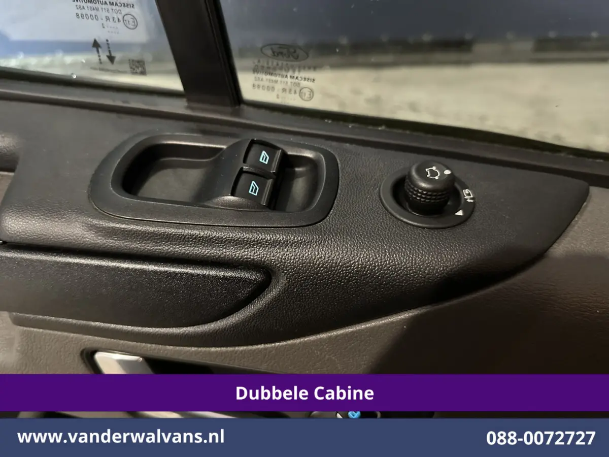 2.0 TDCI 131pk L2H1 Dubbele Cabine Euro6 Airco | 6-Zits | Cruisecontrol | Trekhaak Verwarmde voorruit, Parkeersensoren
