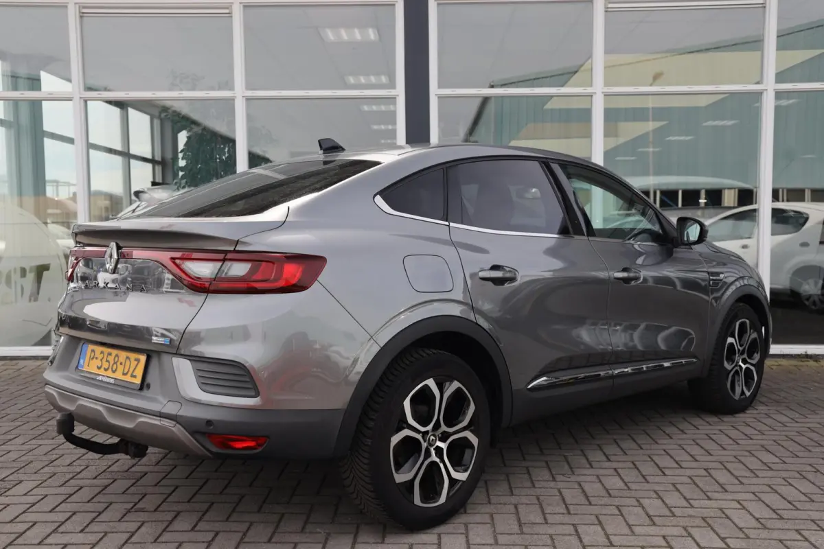 1.6 E-Tech Hybrid 145 Intens|Camera|Trekhaak|Apple carplay/Android auto|