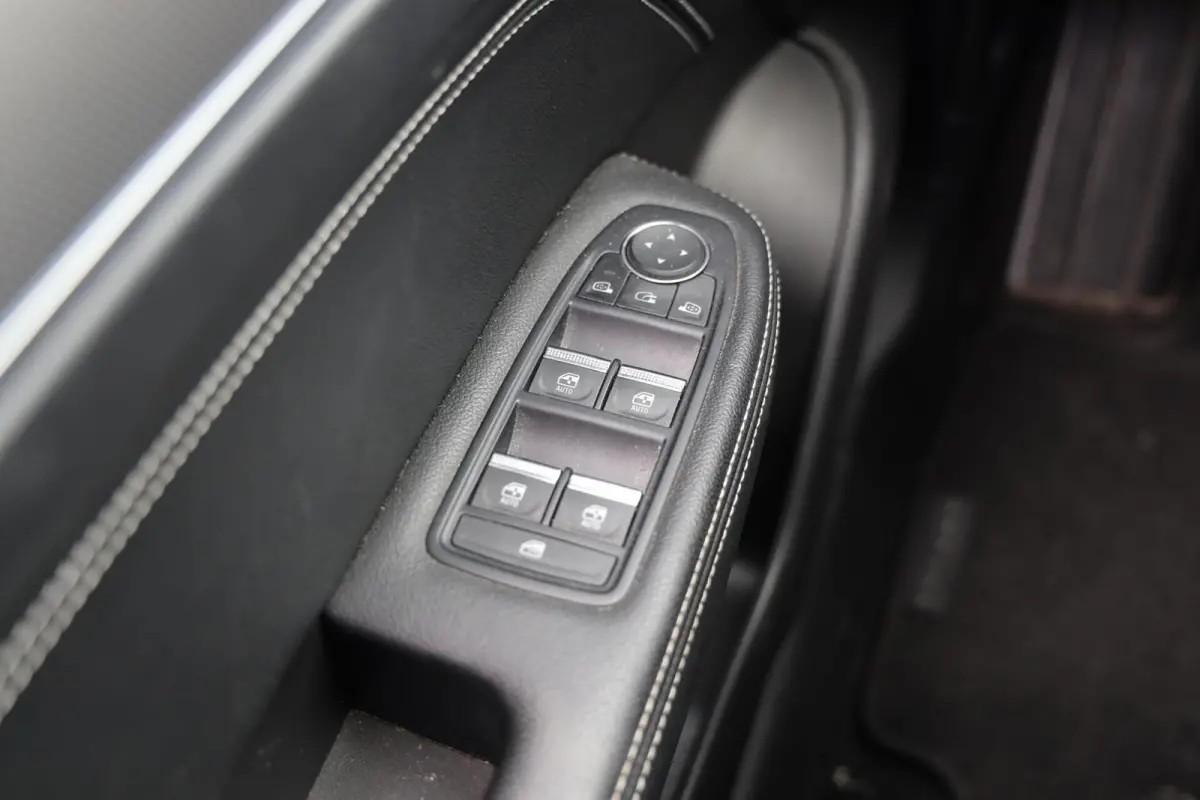1.6 E-Tech Hybrid 145 Intens|Camera|Trekhaak|Apple carplay/Android auto|