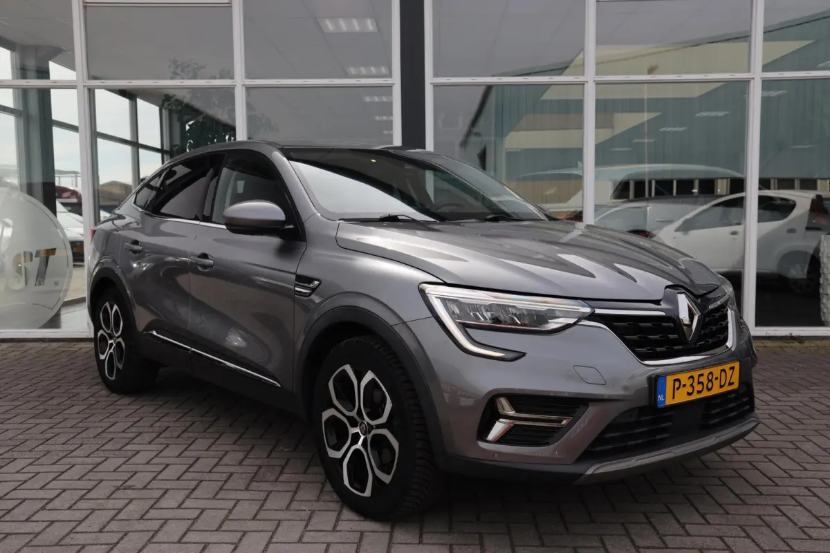 1.6 E-Tech Hybrid 145 Intens|Camera|Trekhaak|Apple carplay/Android auto|
