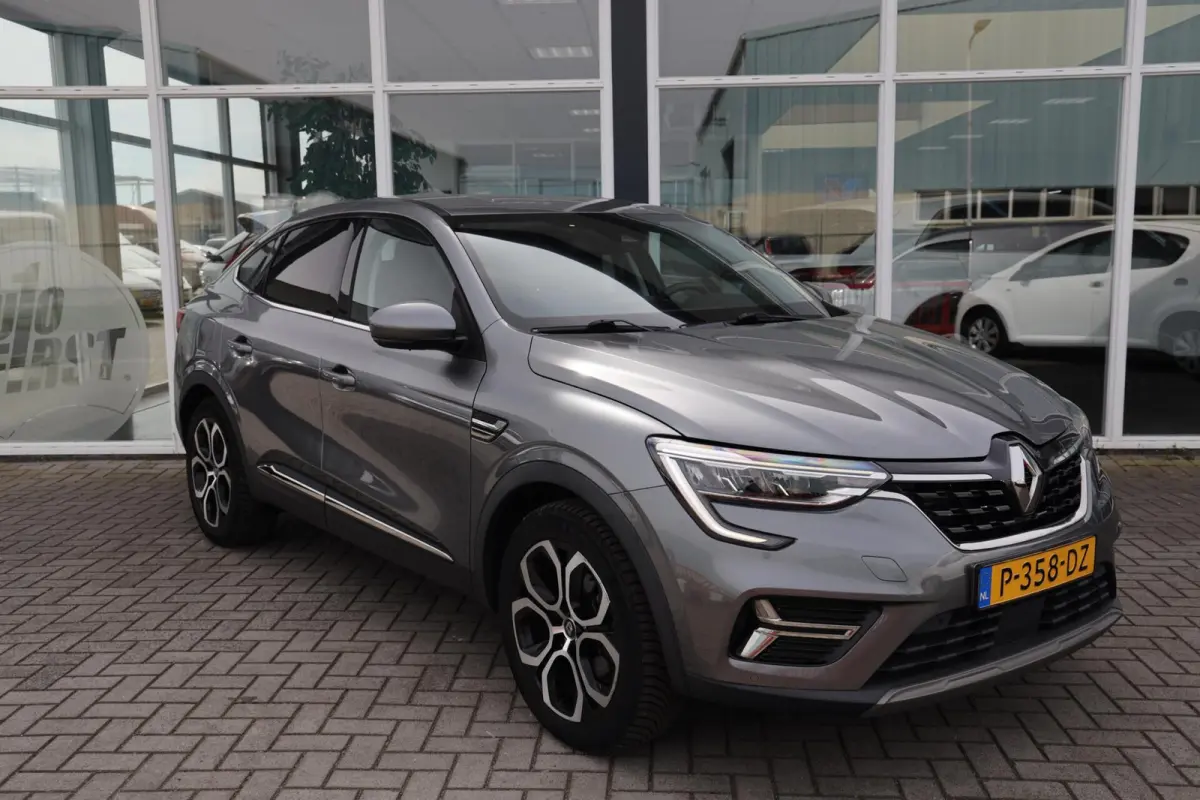 1.6 E-Tech Hybrid 145 Intens|Camera|Trekhaak|Apple carplay/Android auto|