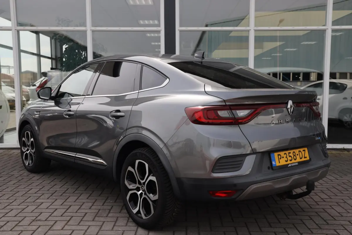 1.6 E-Tech Hybrid 145 Intens|Camera|Trekhaak|Apple carplay/Android auto|