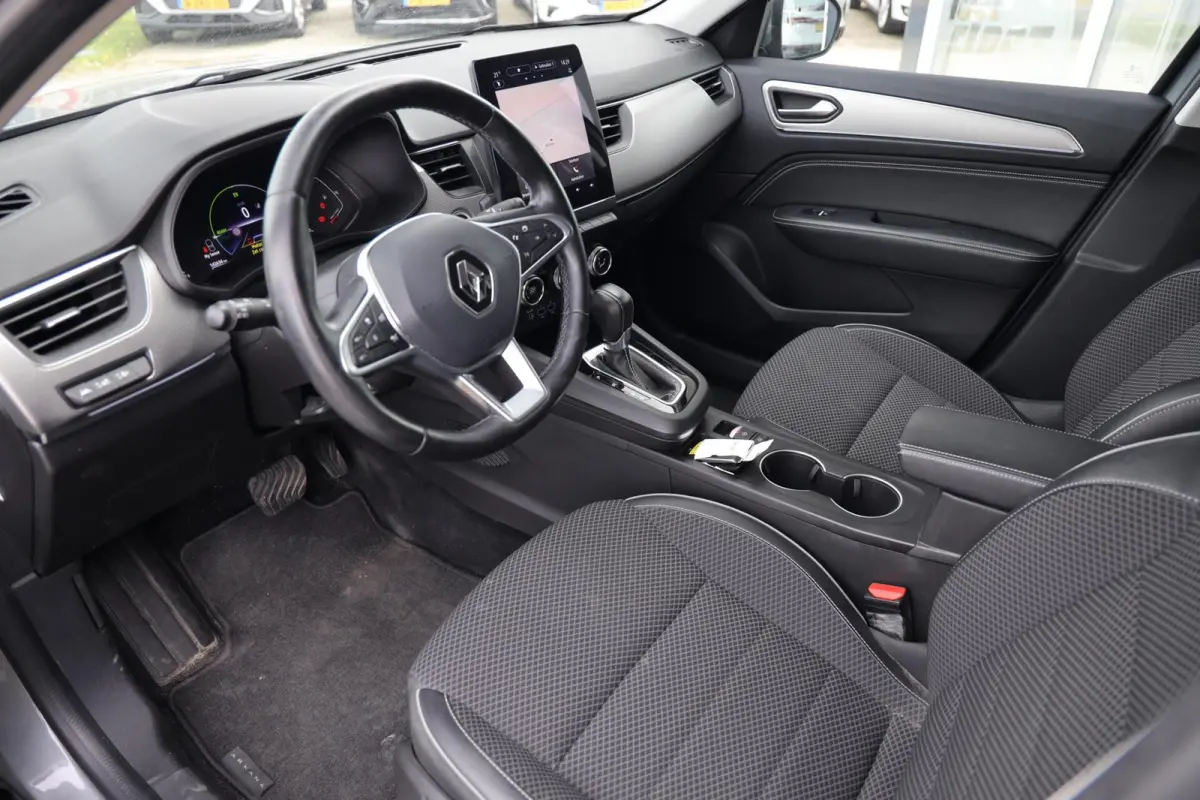 1.6 E-Tech Hybrid 145 Intens|Camera|Trekhaak|Apple carplay/Android auto|
