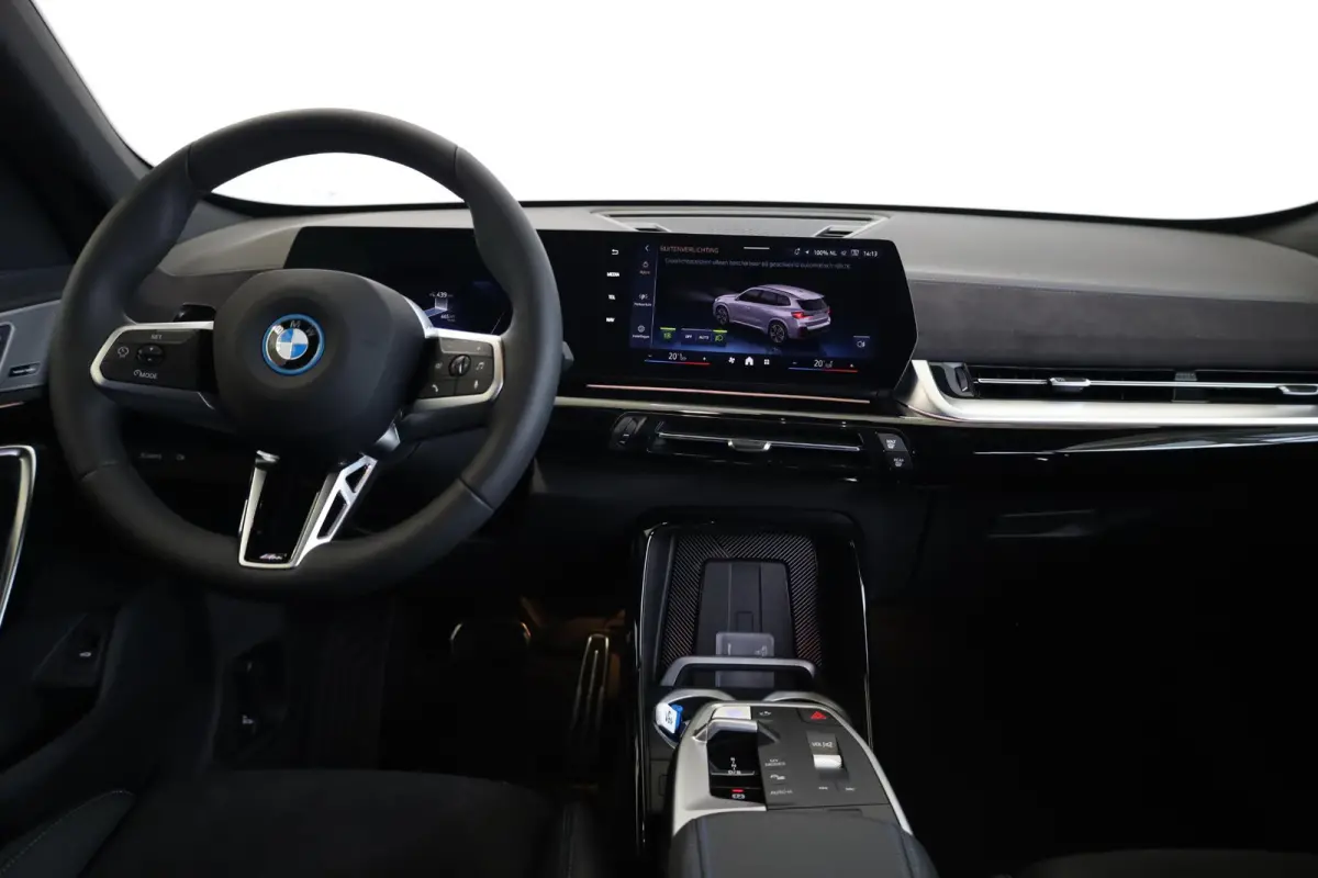 eDrive20 | M Sportpakket Pro | Premium Pack | Driving Ass. Plus | Harman/Kardon | Elektr. verstelb. stoelen | Trekhaak