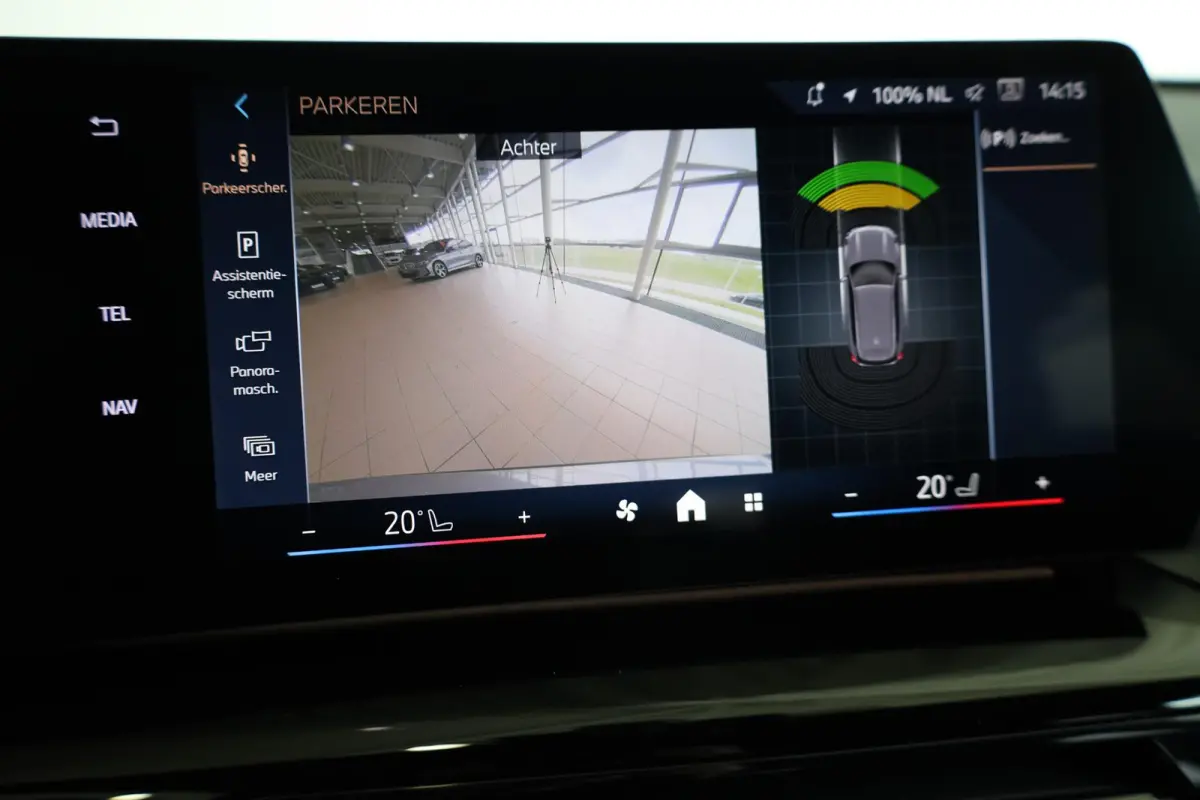 eDrive20 | M Sportpakket Pro | Premium Pack | Driving Ass. Plus | Harman/Kardon | Elektr. verstelb. stoelen | Trekhaak