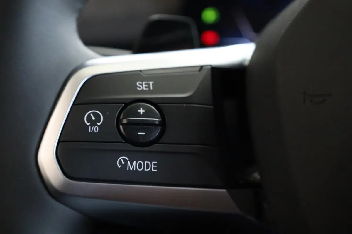 eDrive20 | M Sportpakket Pro | Premium Pack | Driving Ass. Plus | Harman/Kardon | Elektr. verstelb. stoelen | Trekhaak