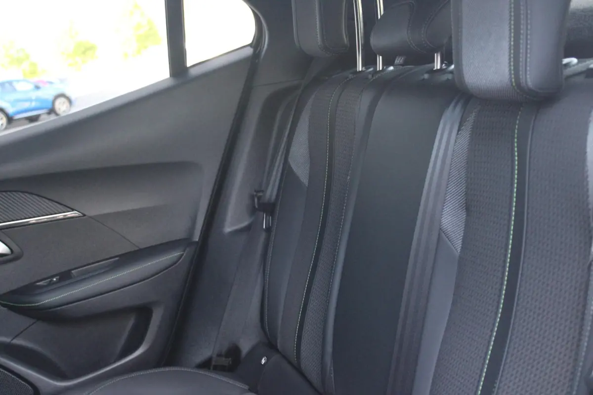 1.2 130PK GT | NAVIGATIE 10" TOUCHSCREEN | APPLE CARPLAY/ANDROID AUTO | CRUISE CONTROL | ACHTERUITRIJ CAMERA | DODEHOEK BEWAKING | FULL LED KOPLAMPEN | 3-D INSTRUMENTENPANEEL | DAB+ RADIO | 