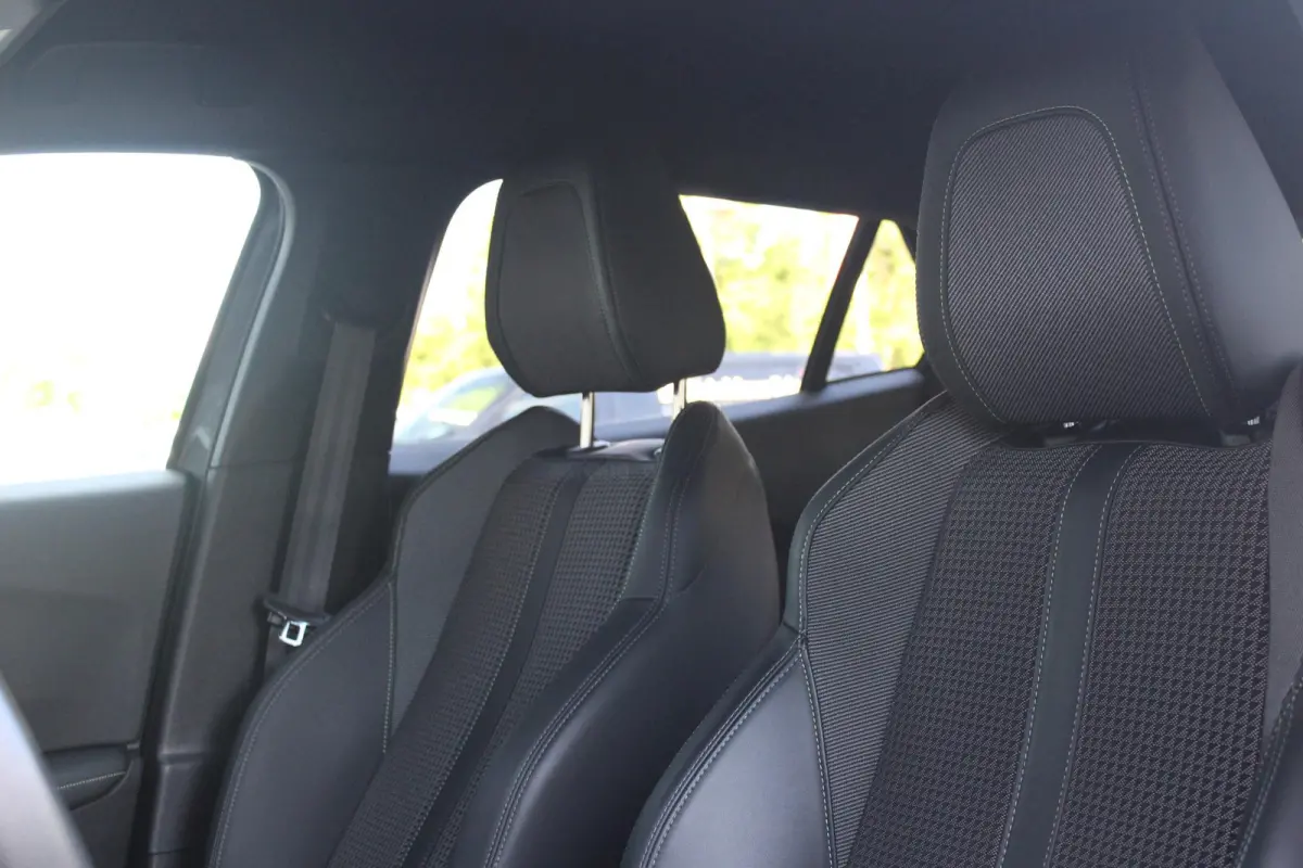 1.2 130PK GT | NAVIGATIE 10" TOUCHSCREEN | APPLE CARPLAY/ANDROID AUTO | CRUISE CONTROL | ACHTERUITRIJ CAMERA | DODEHOEK BEWAKING | FULL LED KOPLAMPEN | 3-D INSTRUMENTENPANEEL | DAB+ RADIO | 