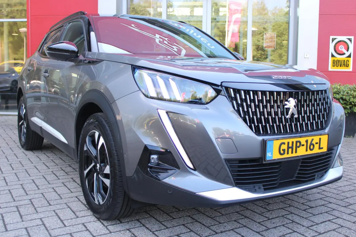 1.2 130PK GT | NAVIGATIE 10" TOUCHSCREEN | APPLE CARPLAY/ANDROID AUTO | CRUISE CONTROL | ACHTERUITRIJ CAMERA | DODEHOEK BEWAKING | FULL LED KOPLAMPEN | 3-D INSTRUMENTENPANEEL | DAB+ RADIO | 