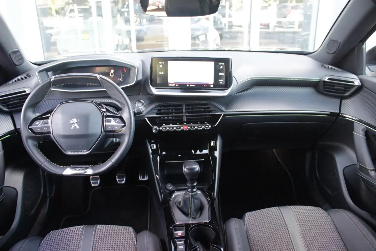 1.2 130PK GT | NAVIGATIE 10" TOUCHSCREEN | APPLE CARPLAY/ANDROID AUTO | CRUISE CONTROL | ACHTERUITRIJ CAMERA | DODEHOEK BEWAKING | FULL LED KOPLAMPEN | 3-D INSTRUMENTENPANEEL | DAB+ RADIO | 