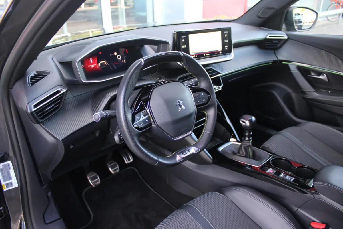 1.2 130PK GT | NAVIGATIE 10" TOUCHSCREEN | APPLE CARPLAY/ANDROID AUTO | CRUISE CONTROL | ACHTERUITRIJ CAMERA | DODEHOEK BEWAKING | FULL LED KOPLAMPEN | 3-D INSTRUMENTENPANEEL | DAB+ RADIO | 