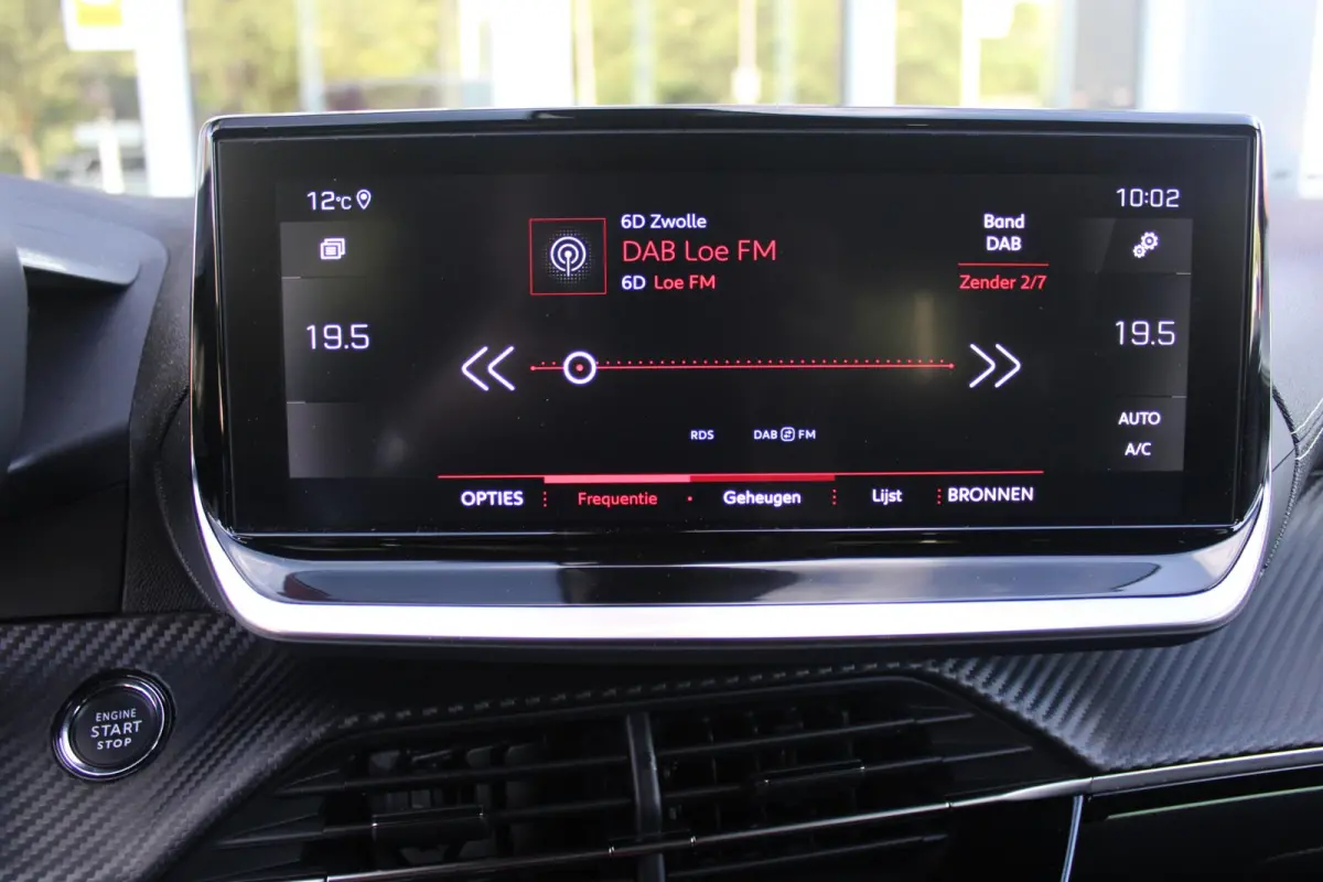 1.2 130PK GT | NAVIGATIE 10" TOUCHSCREEN | APPLE CARPLAY/ANDROID AUTO | CRUISE CONTROL | ACHTERUITRIJ CAMERA | DODEHOEK BEWAKING | FULL LED KOPLAMPEN | 3-D INSTRUMENTENPANEEL | DAB+ RADIO | 