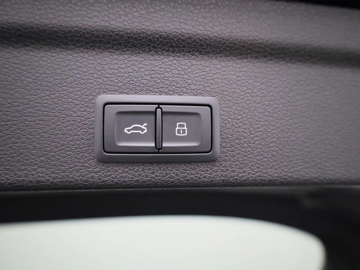 35 TFSI S Edition Competition 150 PK | S-line | Automaat | Navigatie | Camera | Adaptive cruise control | Audi sound system | Lichtmetalen velgen 20' | Audi smartphone interface |