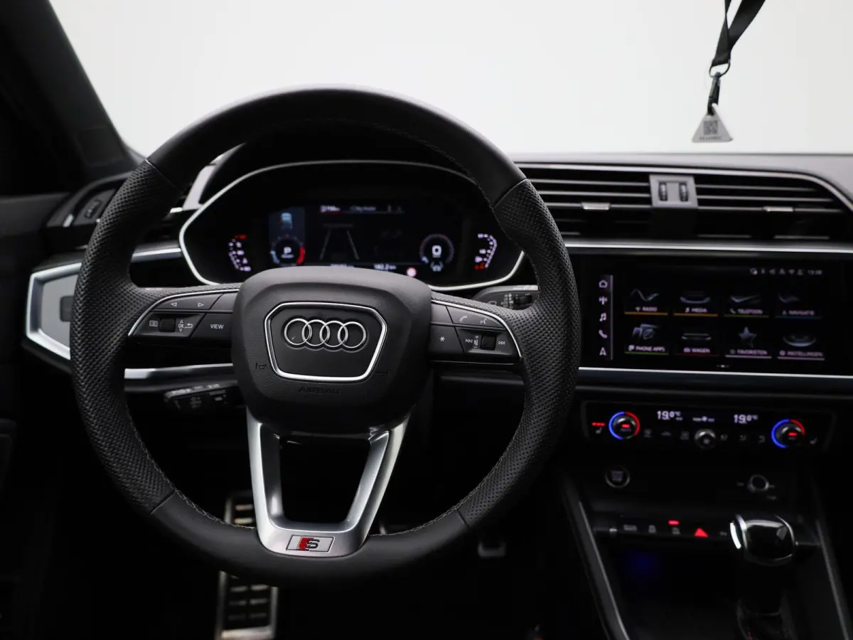 35 TFSI S Edition Competition 150 PK | S-line | Automaat | Navigatie | Camera | Adaptive cruise control | Audi sound system | Lichtmetalen velgen 20' | Audi smartphone interface |