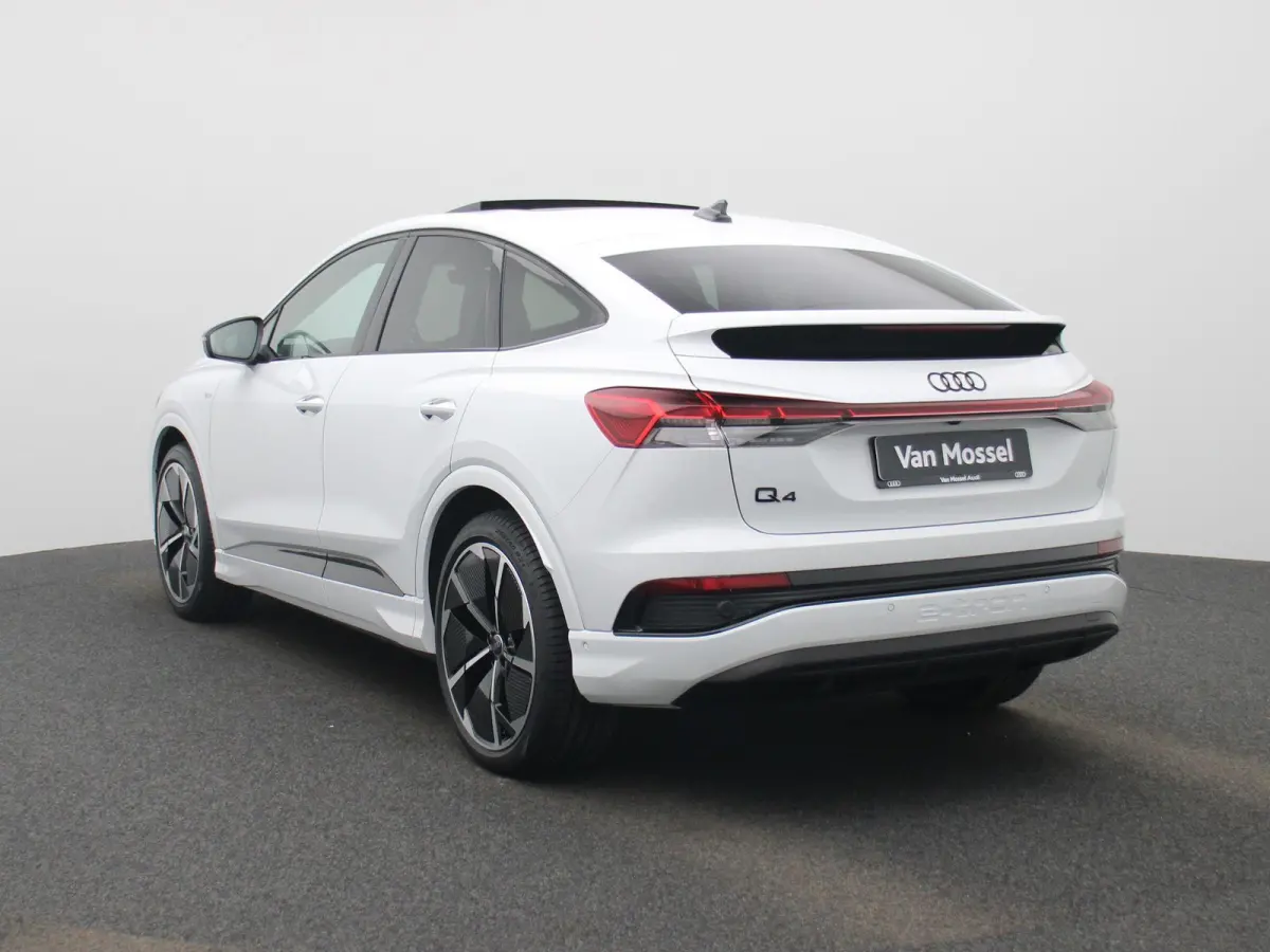 45 Edition 82 kWh l Adaptive cruise control l Glazen panoramadak l Stoelverwarming l Dodehoekdetectie l Geheugen best. stoel l 360 graden camera l Climate control l Head-up display l Trekhaa