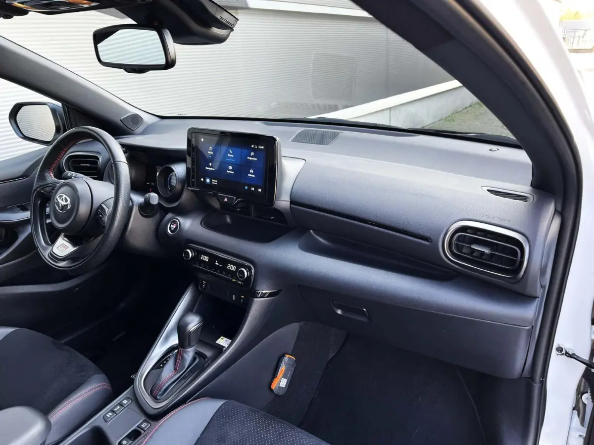 1.5 Hybrid 115pk AUT Sport | Navigatie | Stoelverwarming | Apple Carplay/Android Auto