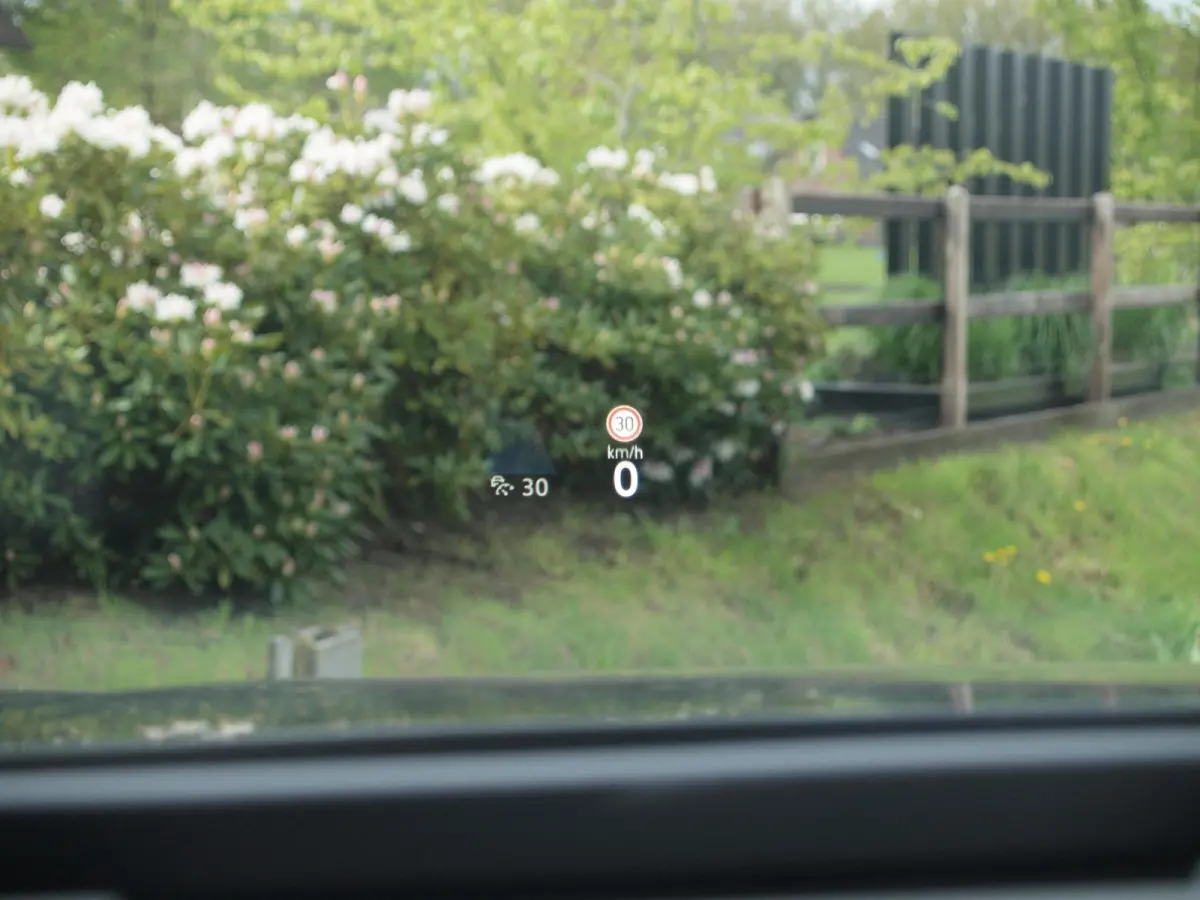 1.5 eHybrid R-Line Edition | Panoramadak | Black-Style | Head-Up Display | Trekhaak | Sfeerverlichting | NL-Auto |