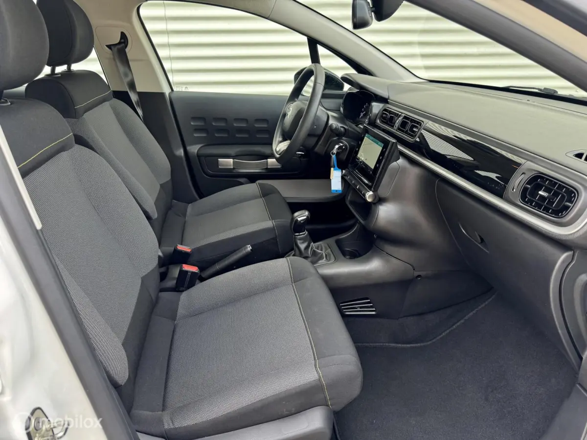 83 Feel | Navi | Parkeersensoren |