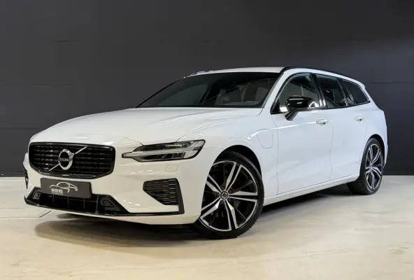 2.0 T8 Recharge AWD R-Design | Elektr. trekhaak | Camera | Stoel/stuurverwarming | Carplay | Adaptive cruise
