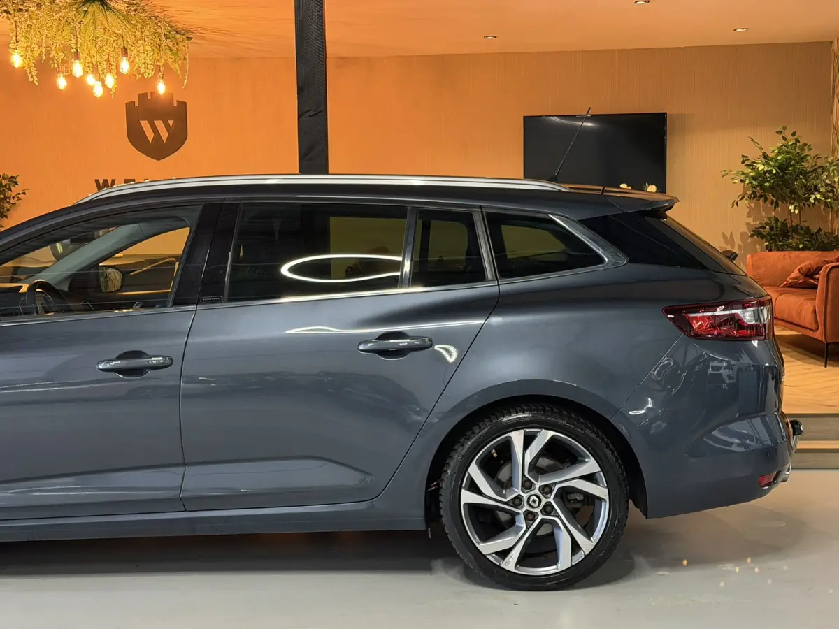1.6 TCe GT 205pk|Automaat|Sport Kuipstoelen|Bose Audio|Trekhaak|Keyless|Digitale Cockpit|LED|Rijklaar