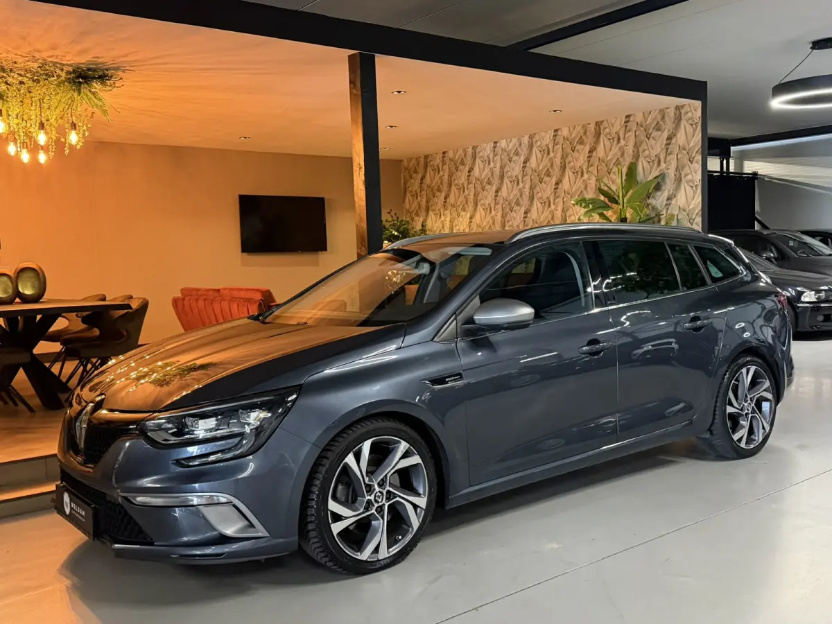 1.6 TCe GT 205pk|Automaat|Sport Kuipstoelen|Bose Audio|Trekhaak|Keyless|Digitale Cockpit|LED|Rijklaar