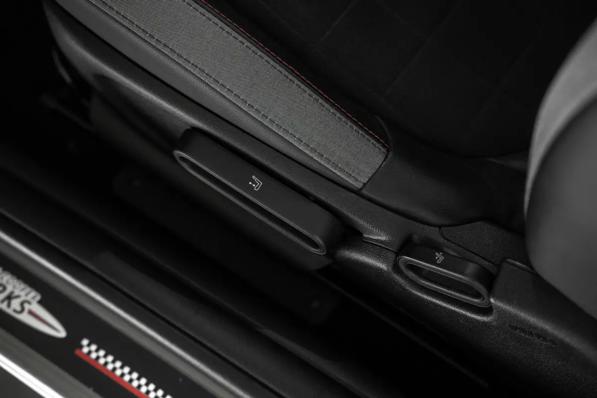 2.0 S John Cooper Works / Headup / Harman Kardon / Camera / Active Cruise / Carplay