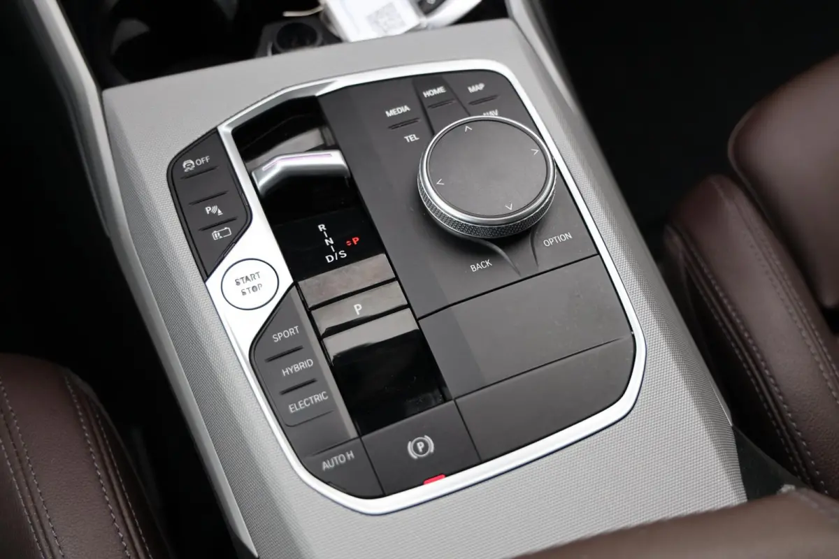 320e|Automaat|Plug in hybride|Camera|Leer|Cruise control|Apple carplay/Android auto|
