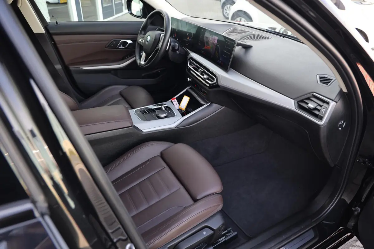 320e|Automaat|Plug in hybride|Camera|Leer|Cruise control|Apple carplay/Android auto|
