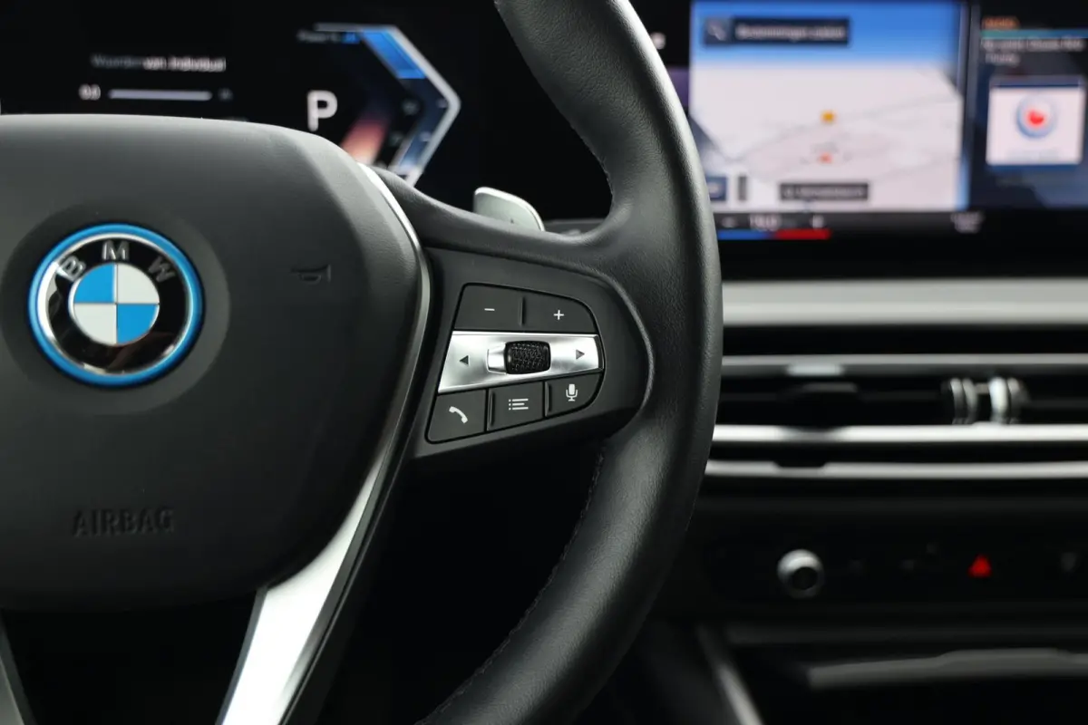 320e|Automaat|Plug in hybride|Camera|Leer|Cruise control|Apple carplay/Android auto|