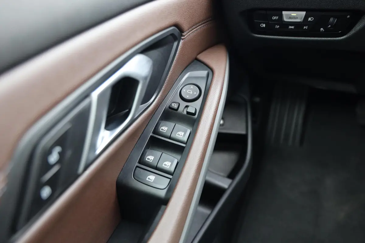 320e|Automaat|Plug in hybride|Camera|Leer|Cruise control|Apple carplay/Android auto|