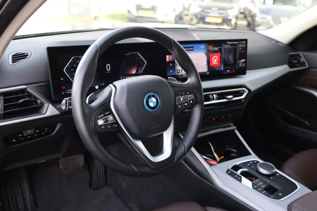 320e|Automaat|Plug in hybride|Camera|Leer|Cruise control|Apple carplay/Android auto|