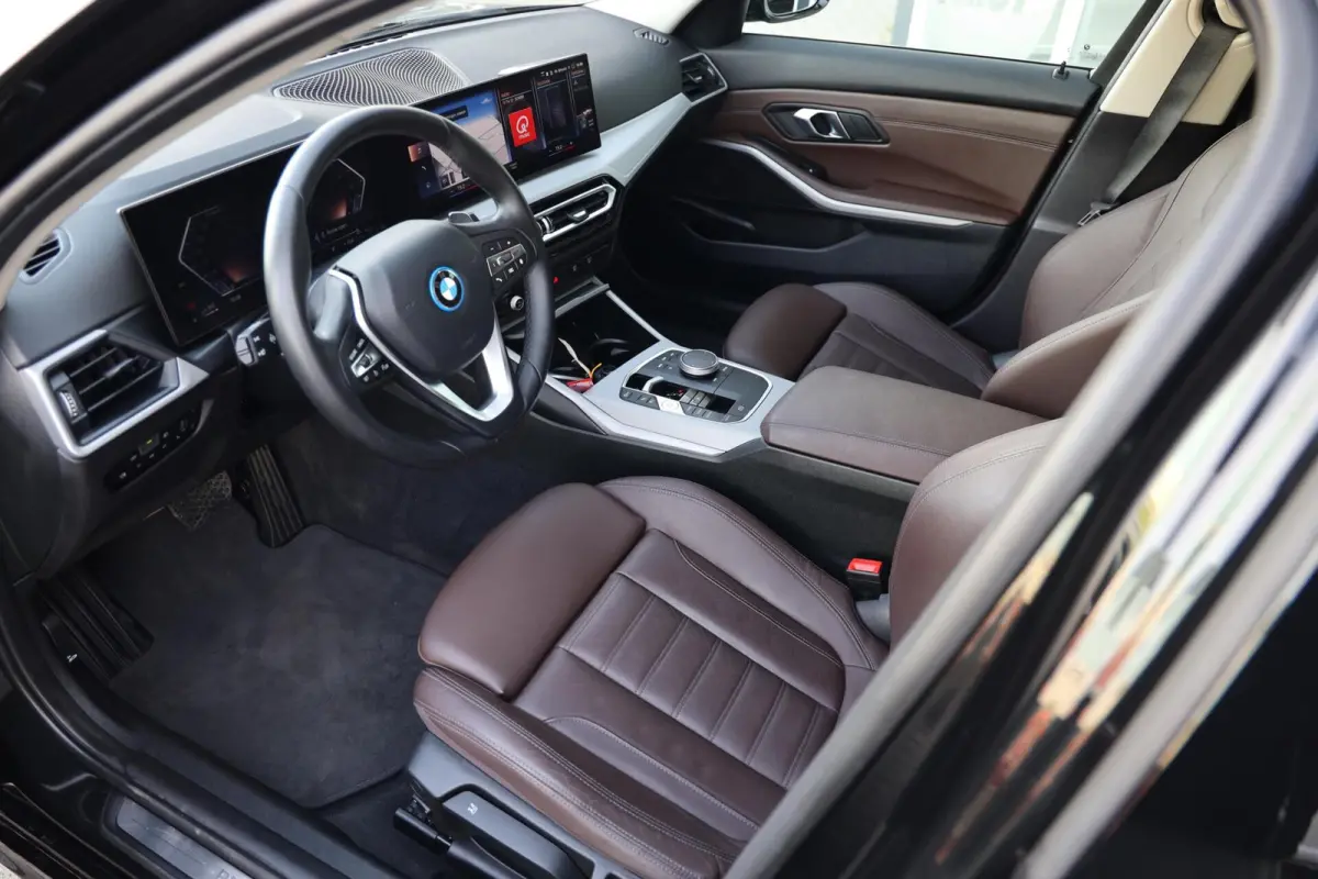 320e|Automaat|Plug in hybride|Camera|Leer|Cruise control|Apple carplay/Android auto|