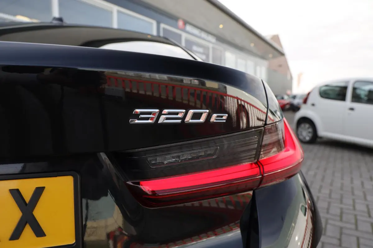 320e|Automaat|Plug in hybride|Camera|Leer|Cruise control|Apple carplay/Android auto|