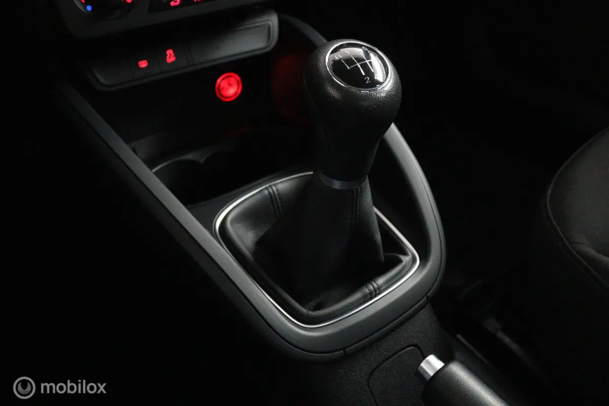 1.0 TFSI 95PK | nieuwe all Seasons | 5 deurs | Lichtmetaal | DEALER-STAAT