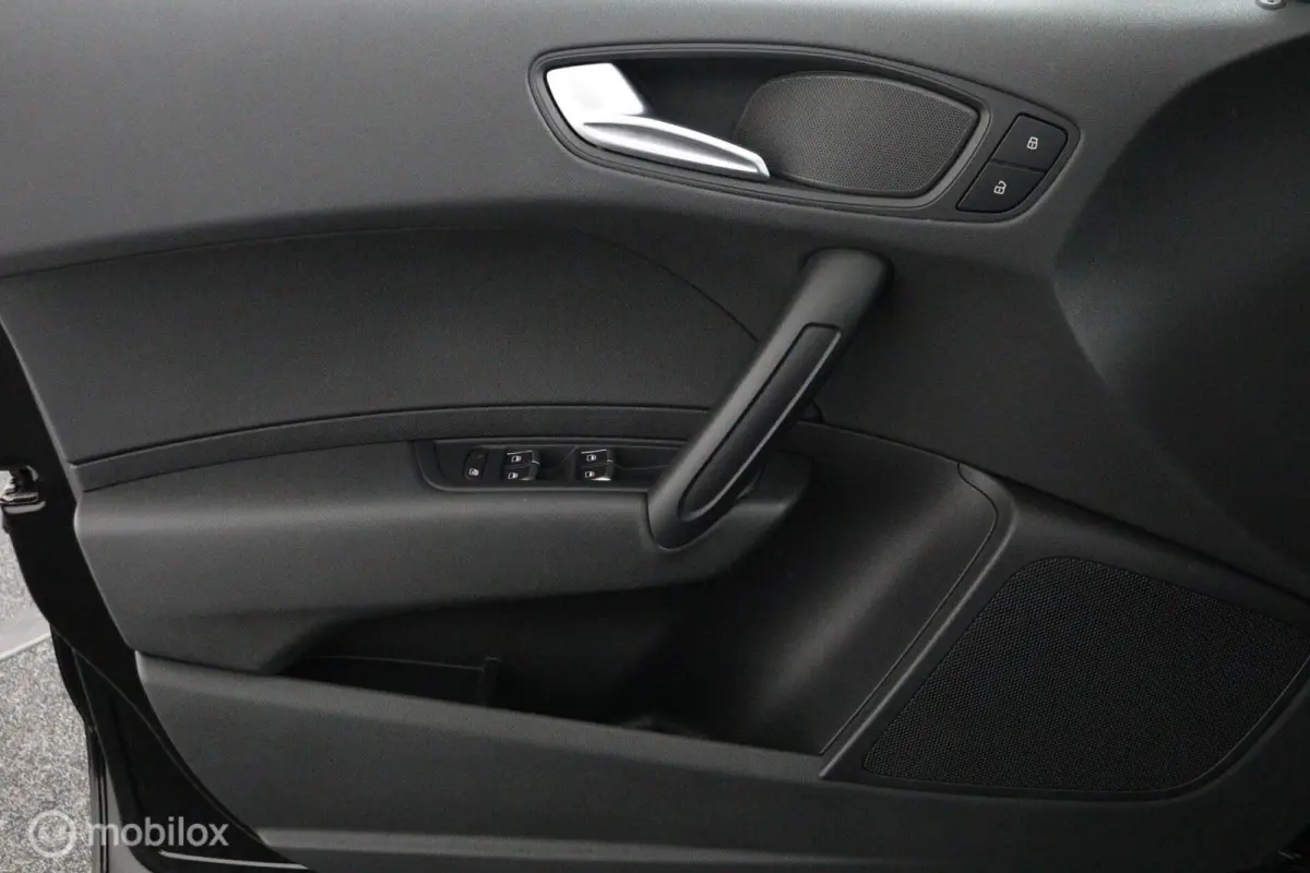 1.0 TFSI 95PK | nieuwe all Seasons | 5 deurs | Lichtmetaal | DEALER-STAAT