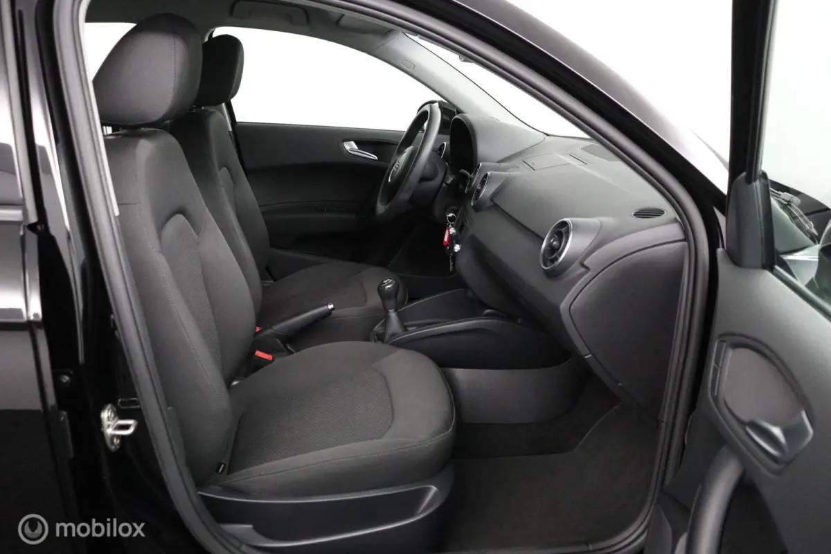 1.0 TFSI 95PK | nieuwe all Seasons | 5 deurs | Lichtmetaal | DEALER-STAAT
