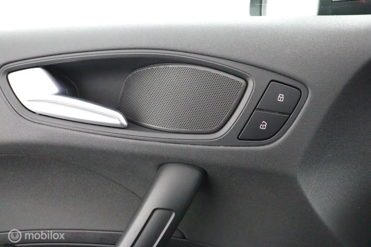 1.0 TFSI 95PK | nieuwe all Seasons | 5 deurs | Lichtmetaal | DEALER-STAAT