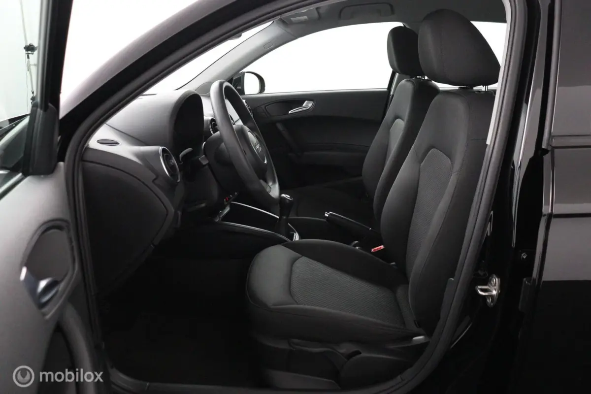 1.0 TFSI 95PK | nieuwe all Seasons | 5 deurs | Lichtmetaal | DEALER-STAAT