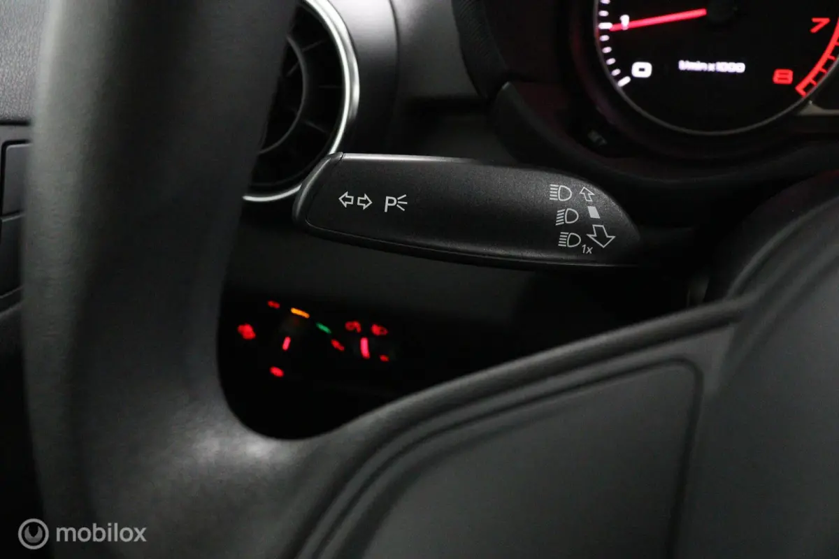 1.0 TFSI 95PK | nieuwe all Seasons | 5 deurs | Lichtmetaal | DEALER-STAAT