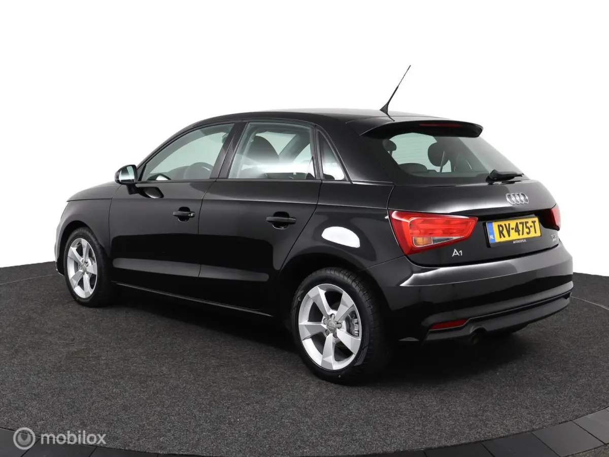 1.0 TFSI 95PK | nieuwe all Seasons | 5 deurs | Lichtmetaal | DEALER-STAAT